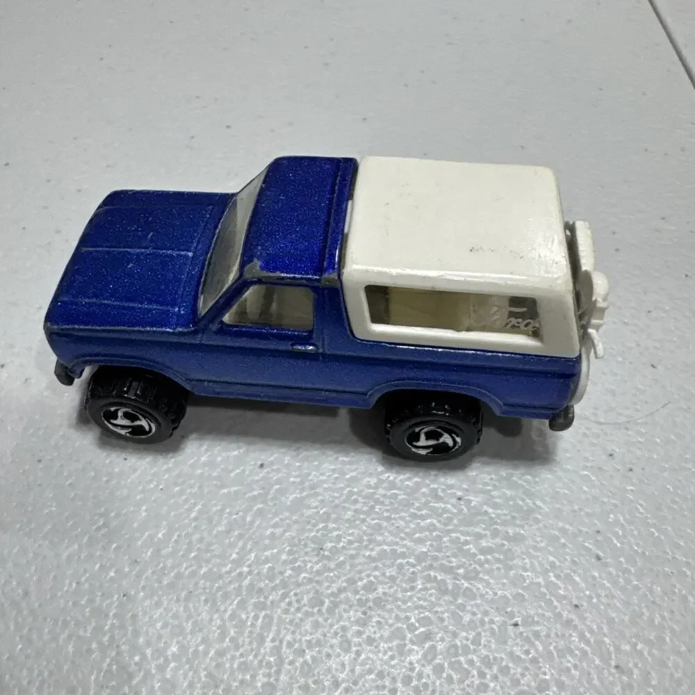 Lot Of 10 Die Cast Cars Toy Vehicles Helicopter Hot Wheels, Matchbox, Unbranded